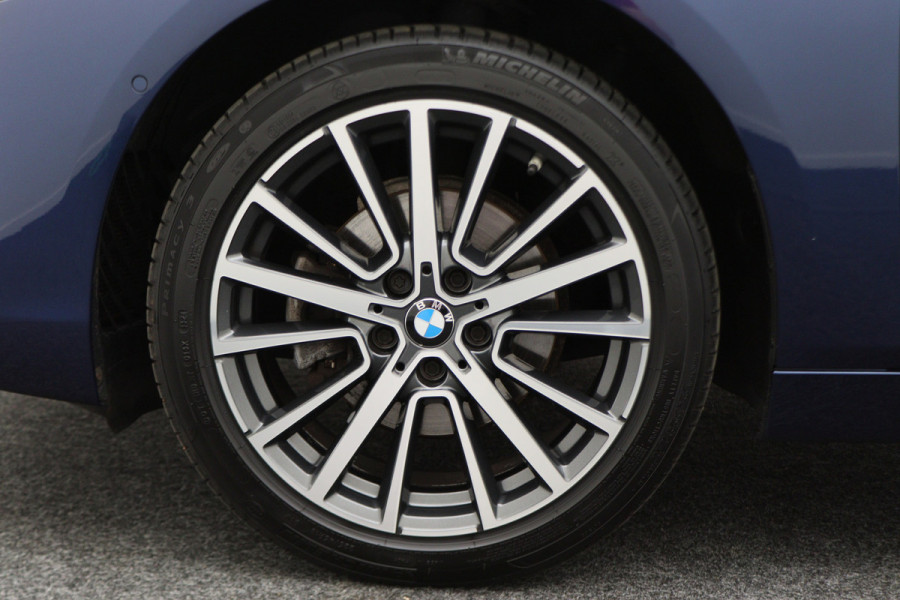 BMW 2 Serie Active Tourer 218i High Executive Automaat Panoramadak, Leer, Head-Up, Camera, Navigatie, Trekhaak