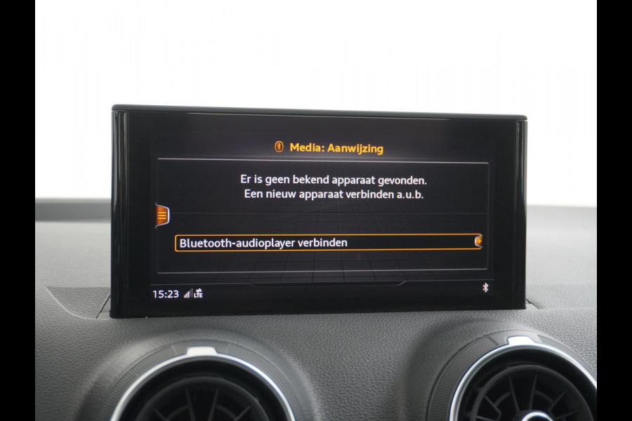 Audi Q2 35 TFSI AUTOMAAT | TREKHAAK | LEDER | RIJKLAAR INCL. 12 MND. BOVAGGARANTIE Audi Q2 35 TFSI AUTOMAAT | TREKHAAK | LEDER | RIJKLAAR INCL. 12 MND. BOVAGGARANTIE