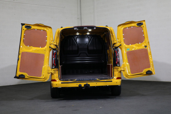 Ford E-Transit Cust. L2 H1 65 kWh Black Edition