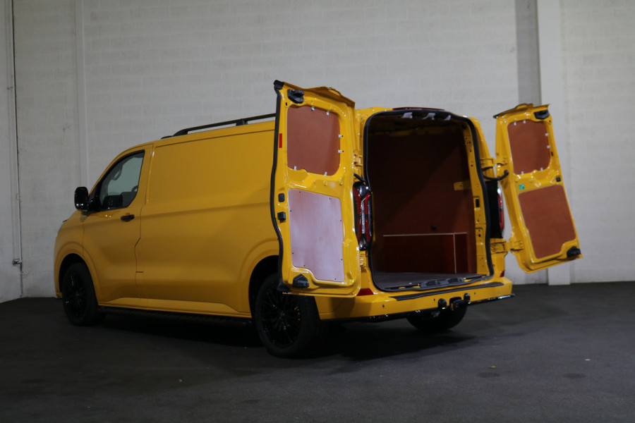 Ford E-Transit Cust. L2 H1 65 kWh Black Edition