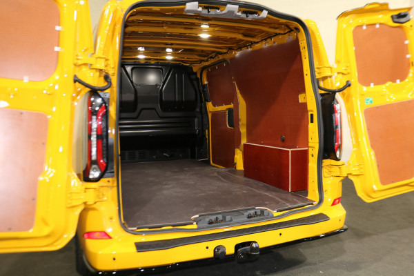 Ford E-Transit Cust. L2 H1 65 kWh Black Edition