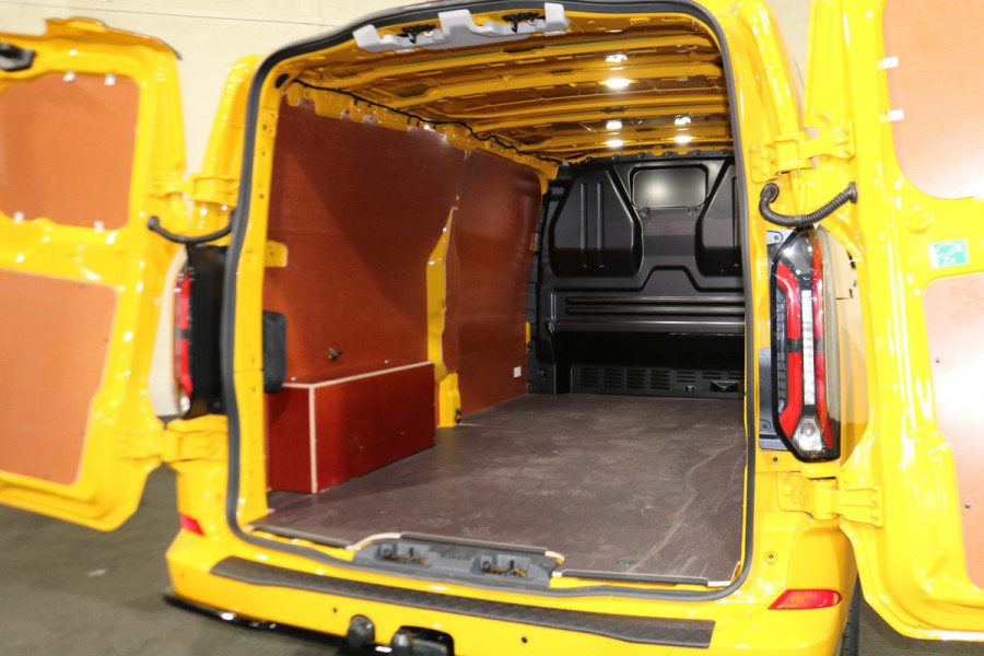 Ford E-Transit Cust. L2 H1 65 kWh Black Edition