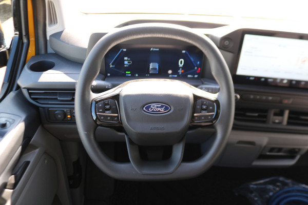 Ford E-Transit Cust. L2 H1 65 kWh Black Edition