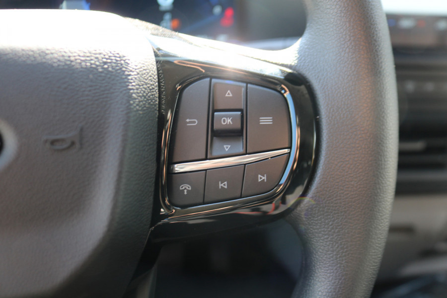 Ford E-Transit Cust. L2 H1 65 kWh Black Edition