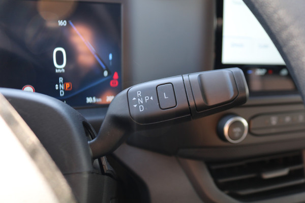 Ford E-Transit Cust. L2 H1 65 kWh Black Edition