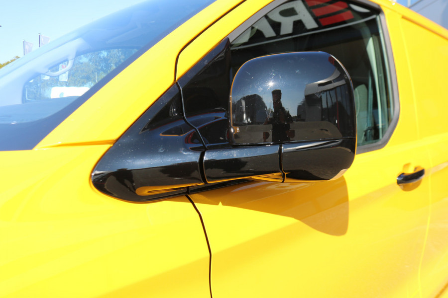 Ford E-Transit Cust. L2 H1 65 kWh Black Edition