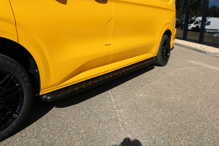 Ford E-Transit Cust. L2 H1 65 kWh Black Edition