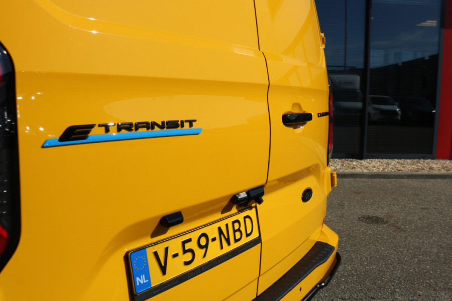 Ford E-Transit Cust. L2 H1 65 kWh Black Edition