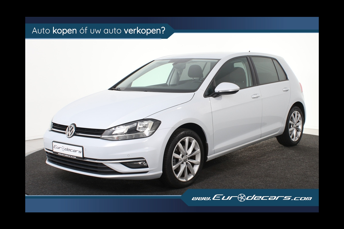 Volkswagen Golf 1.0 TSI Highline *1ste Eigenaar*Alcantara Leer*Carplay*Navigatie* Volkswagen Golf 1.0 TSI Highline *1ste Eigenaar*Alcantara Leer*Carplay*Navigatie*