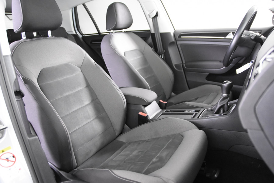 Volkswagen Golf 1.0 TSI Highline *1ste Eigenaar*Alcantara Leer*Carplay*Navigatie*