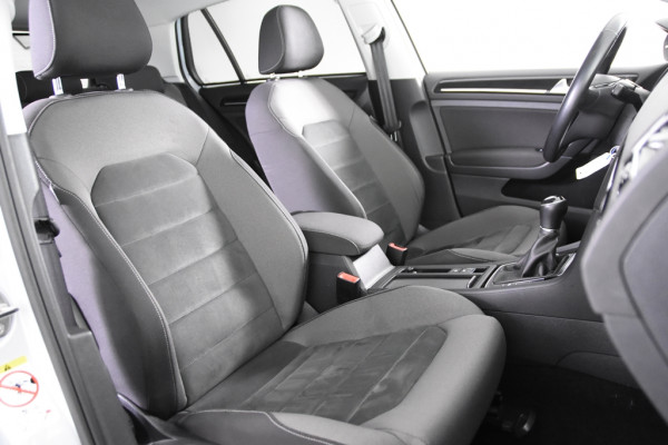Volkswagen Golf 1.0 TSI Highline *1ste Eigenaar*Alcantara Leer*Carplay*Navigatie*