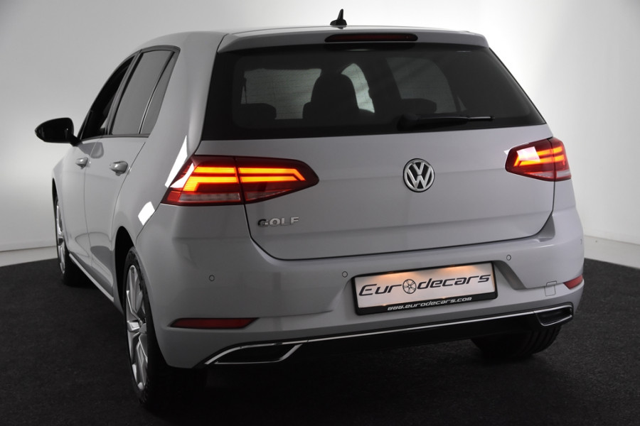 Volkswagen Golf 1.0 TSI Highline *1ste Eigenaar*Alcantara Leer*Carplay*Navigatie*