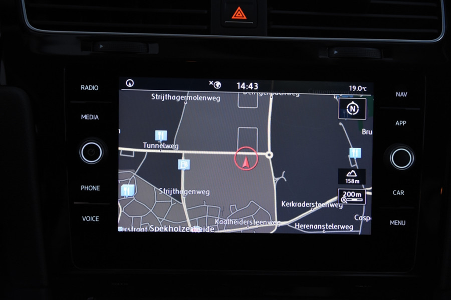 Volkswagen Golf 1.0 TSI Highline *1ste Eigenaar*Alcantara Leer*Carplay*Navigatie*