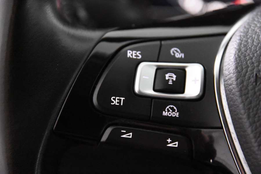 Volkswagen Golf 1.0 TSI Highline *1ste Eigenaar*Alcantara Leer*Carplay*Navigatie*