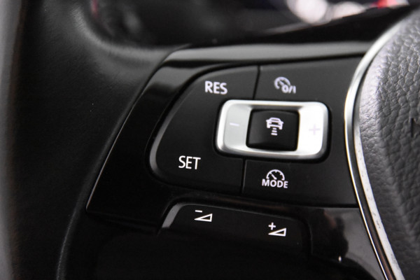 Volkswagen Golf 1.0 TSI Highline *1ste Eigenaar*Alcantara Leer*Carplay*Navigatie*
