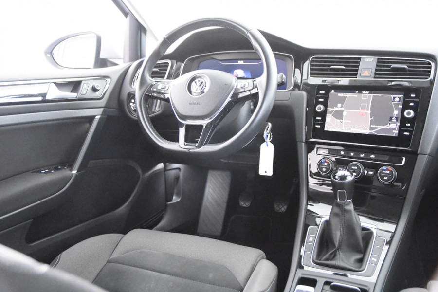 Volkswagen Golf 1.0 TSI Highline *1ste Eigenaar*Alcantara Leer*Carplay*Navigatie*