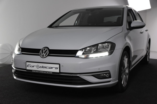 Volkswagen Golf 1.0 TSI Highline *1ste Eigenaar*Alcantara Leer*Carplay*Navigatie*