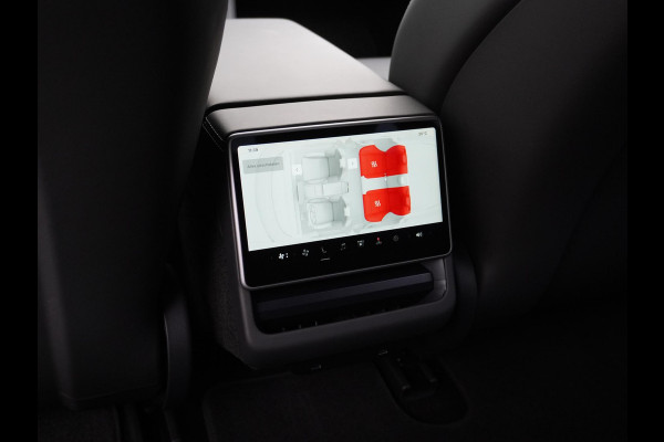 Tesla Model 3 Performance AWD 78 kWh VAN: 55.900,- VOOR: 52.877,- UW HERFSTVOORDEEL: 3.023,- ORIG. NL 1E EIG.| VOORZIEN VAN PPF FOLIE TWV 5.000,- EURO.