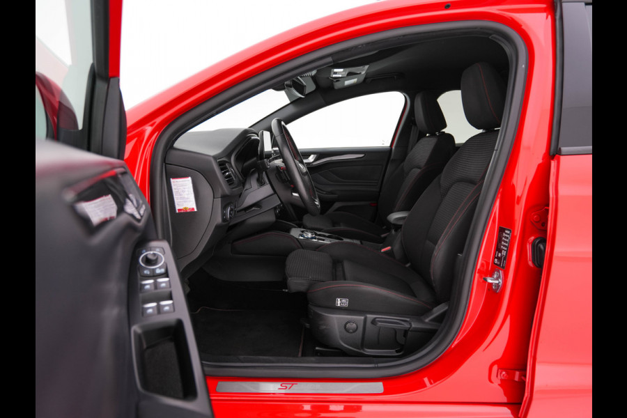 Ford FOCUS Wagon 2.0 ST-Line-X Business EcoBlue (INCL-BTW) Aut. *ADAPTIVE-CRUISE | DIGI-COCKPIT | KEYLESS | CAMERA | NAVI-FULLMAP | HEATED-SPORTSEATS | DAB+ | SHIFT-PADDLES | ECC | PDC | TOWBAR | 18''ALU*