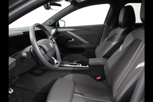 Opel Astra Sports Tourer 1.2 Turbo GS Climate control Cruise control Parkeersensoren Achteruitrij camera Navigatie LED Apple Carplay/ Andriod Auto