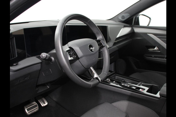 Opel Astra Sports Tourer 1.2 Turbo GS Climate control Cruise control Parkeersensoren Achteruitrij camera Navigatie LED Apple Carplay/ Andriod Auto