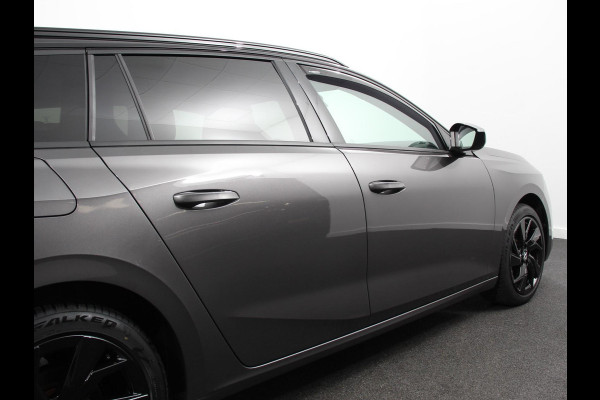 Opel Astra Sports Tourer 1.2 Turbo GS Climate control Cruise control Parkeersensoren Achteruitrij camera Navigatie LED Apple Carplay/ Andriod Auto