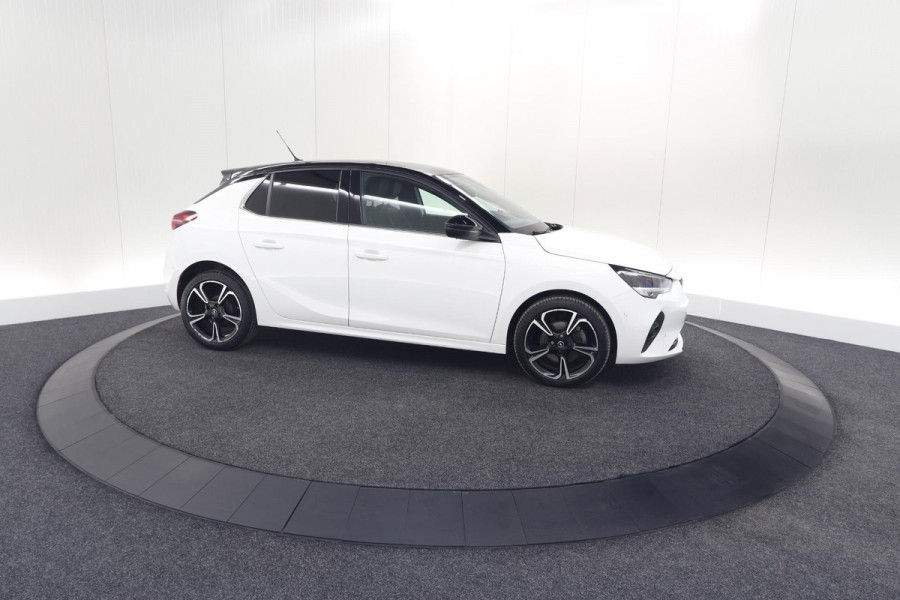 Opel Corsa 1.2 Turbo 100 Ultimate | Panoramadak | Camera | Dodehoekdetectie | Apple Carplay