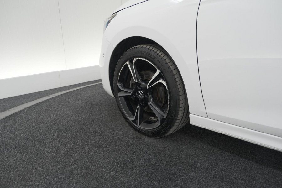 Opel Corsa 1.2 Turbo 100 Ultimate | Panoramadak | Camera | Dodehoekdetectie | Apple Carplay