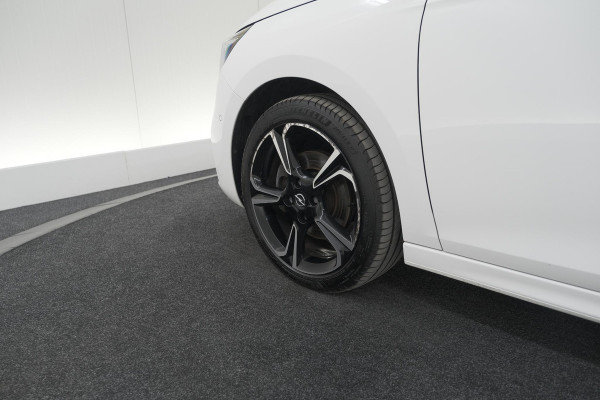 Opel Corsa 1.2 Turbo 100 Ultimate | Panoramadak | Camera | Dodehoekdetectie | Apple Carplay