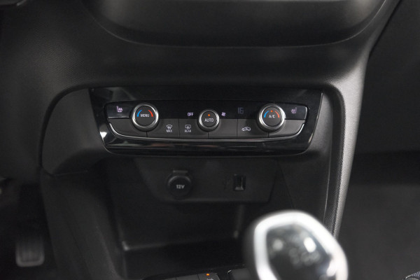 Opel Corsa 1.2 Turbo 100 Ultimate | Panoramadak | Camera | Dodehoekdetectie | Apple Carplay