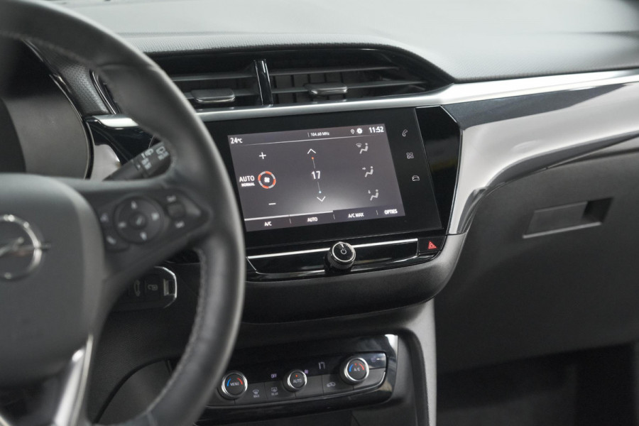 Opel Corsa 1.2 Turbo 100 Ultimate | Panoramadak | Camera | Dodehoekdetectie | Apple Carplay