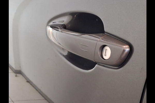 Peugeot 5008 5 zits 1.2 Turbo 130pk GT-Line | Navigatie | Elektrisch Panoramadak | Achteruitrijcamera | Handsfree Kofferklep | Keyless Entry | Apple Carplay/Android Auto |