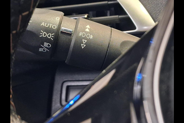 Peugeot 5008 5 zits 1.2 Turbo 130pk GT-Line | Navigatie | Elektrisch Panoramadak | Achteruitrijcamera | Handsfree Kofferklep | Keyless Entry | Apple Carplay/Android Auto |