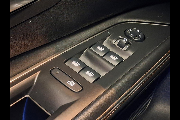 Peugeot 5008 5 zits 1.2 Turbo 130pk GT-Line | Navigatie | Elektrisch Panoramadak | Achteruitrijcamera | Handsfree Kofferklep | Keyless Entry | Apple Carplay/Android Auto |