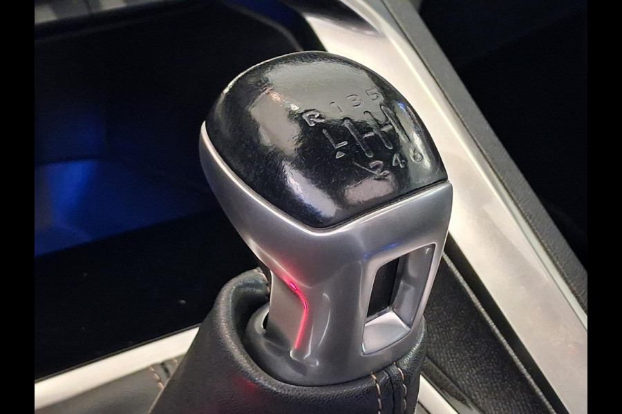 Peugeot 5008 5 zits 1.2 Turbo 130pk GT-Line | Navigatie | Elektrisch Panoramadak | Achteruitrijcamera | Handsfree Kofferklep | Keyless Entry | Apple Carplay/Android Auto |