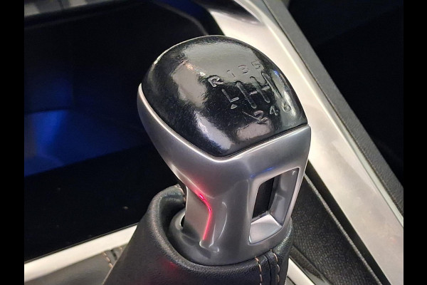 Peugeot 5008 5 zits 1.2 Turbo 130pk GT-Line | Navigatie | Elektrisch Panoramadak | Achteruitrijcamera | Handsfree Kofferklep | Keyless Entry | Apple Carplay/Android Auto |