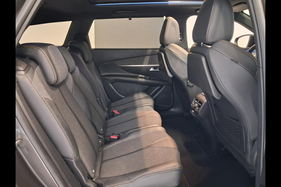 Peugeot 5008 5 zits 1.2 Turbo 130pk GT-Line | Navigatie | Elektrisch Panoramadak | Achteruitrijcamera | Handsfree Kofferklep | Keyless Entry | Apple Carplay/Android Auto |