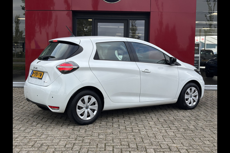Renault ZOE R110 Life 52 kWh (ex Accu) | Climate Control | Parkeersensoren | Regen/Licht sensor Leaseaccu vanaf € 64,- per maand