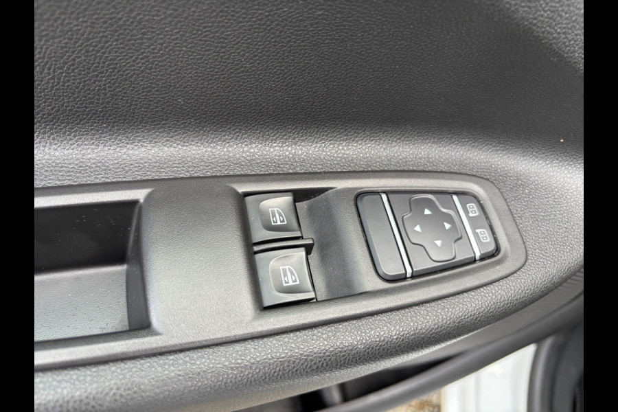 Renault ZOE R110 Life 52 kWh (ex Accu) | Climate Control | Parkeersensoren | Regen/Licht sensor Leaseaccu vanaf € 64,- per maand