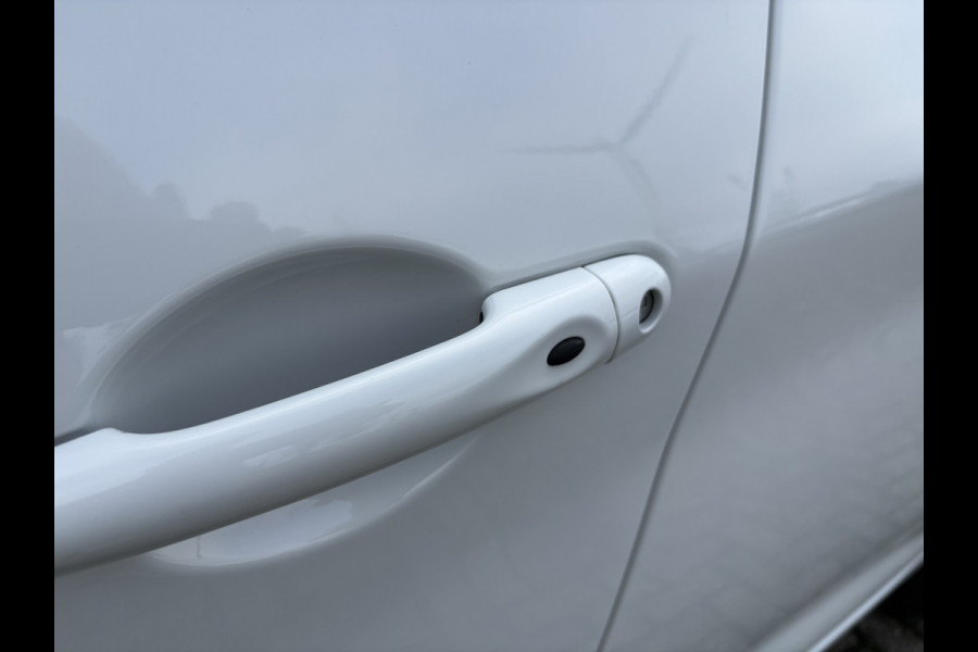 Renault ZOE R110 Life 52 kWh (ex Accu) | Climate Control | Parkeersensoren | Regen/Licht sensor Leaseaccu vanaf € 64,- per maand