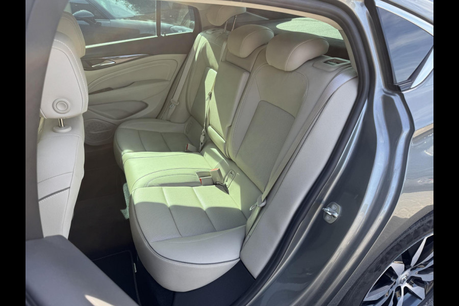 Opel Insignia Grand Sport 2.0 BiTurbo 4x4 Exclusive | Panoramadak | 360* Camera | Head-Up Display | Bose | Stoelventilatie/Verwarming |