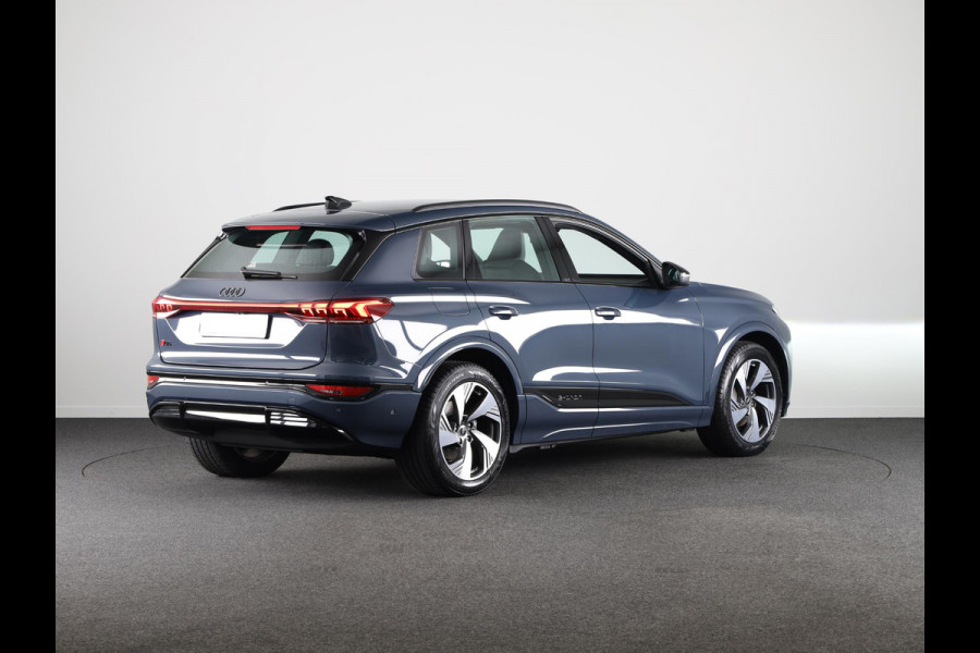 Audi Q6 e-tron S edition performance 100 kWh 306pk | Pack Tech Pro | Luchtvering | Stuurverwarming | MMI Bijrijdersscherm