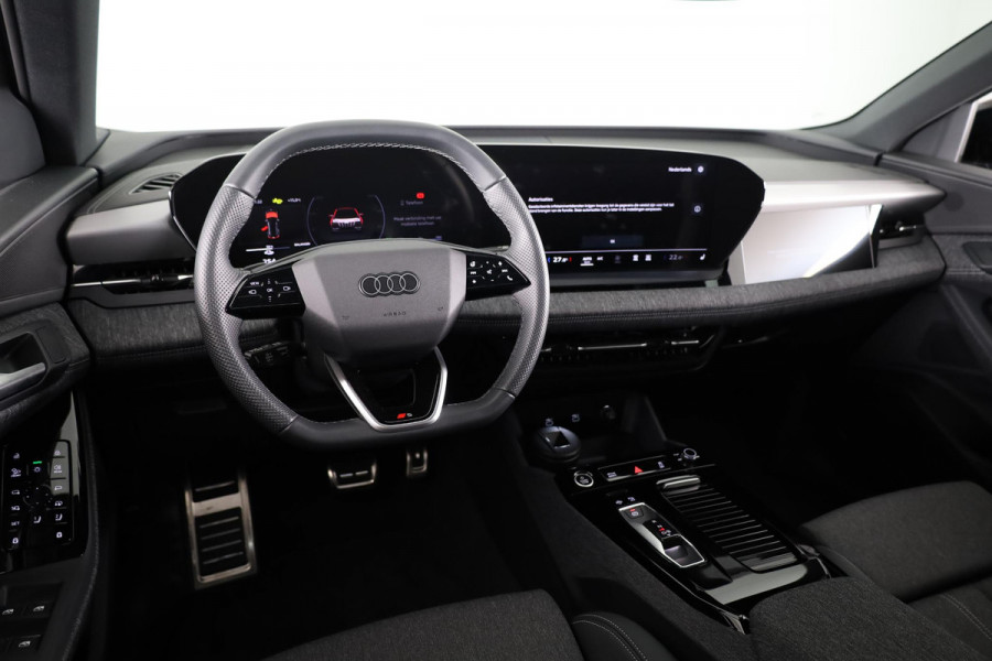 Audi Q6 e-tron S edition performance 100 kWh 306pk | Pack Tech Pro | Luchtvering | Stuurverwarming | MMI Bijrijdersscherm