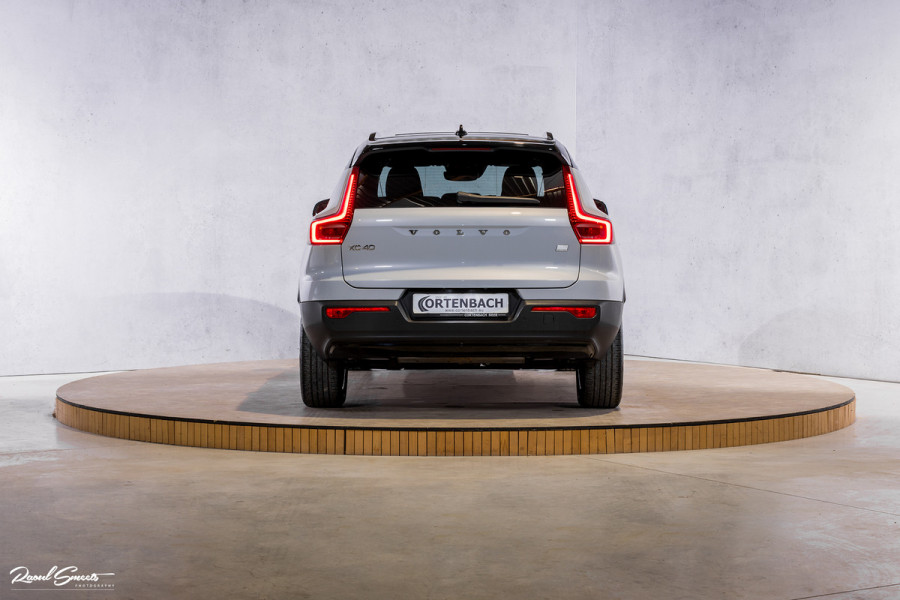 Volvo XC40 1.5 T5 Plug-in hybrid Plus Dark | Adaptieve cruise | Panorama dak | Harman Kardon | Memory |