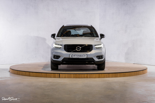 Volvo XC40 1.5 T5 Plug-in hybrid Plus Dark | Adaptieve cruise | Panorama dak | Harman Kardon | Memory |