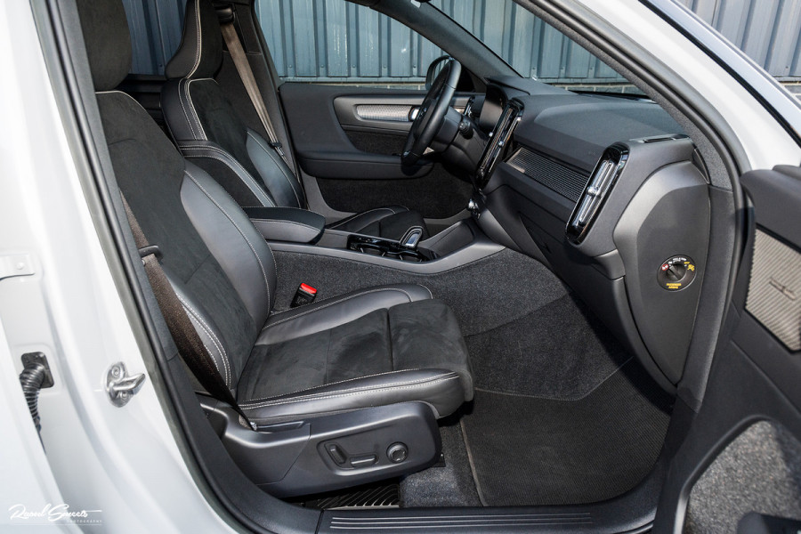 Volvo XC40 1.5 T5 Plug-in hybrid Plus Dark | Adaptieve cruise | Panorama dak | Harman Kardon | Memory |