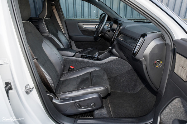 Volvo XC40 1.5 T5 Plug-in hybrid Plus Dark | Adaptieve cruise | Panorama dak | Harman Kardon | Memory |