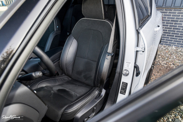 Volvo XC40 1.5 T5 Plug-in hybrid Plus Dark | Adaptieve cruise | Panorama dak | Harman Kardon | Memory |