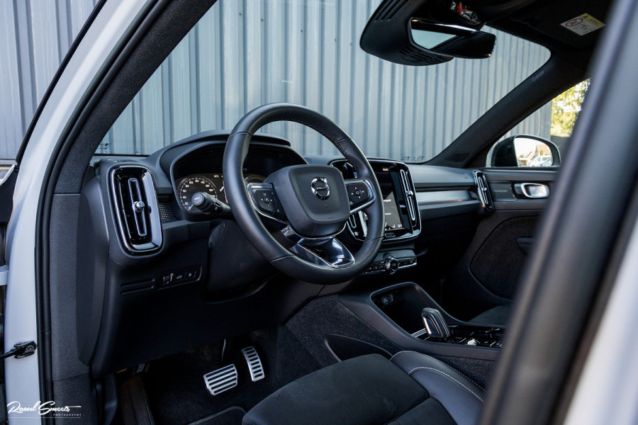 Volvo XC40 1.5 T5 Plug-in hybrid Plus Dark | Adaptieve cruise | Panorama dak | Harman Kardon | Memory |