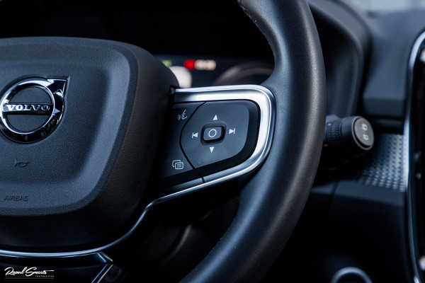 Volvo XC40 1.5 T5 Plug-in hybrid Plus Dark | Adaptieve cruise | Panorama dak | Harman Kardon | Memory |
